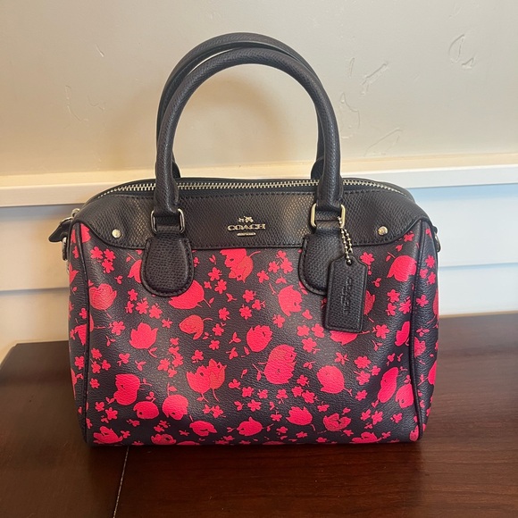 Sold - Picture 3 of 8